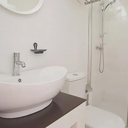 Bmyguest - Almada Garden