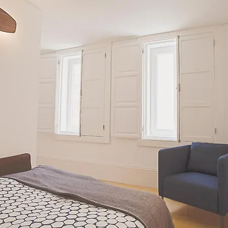 Bmyguest - Almada Garden Apartment